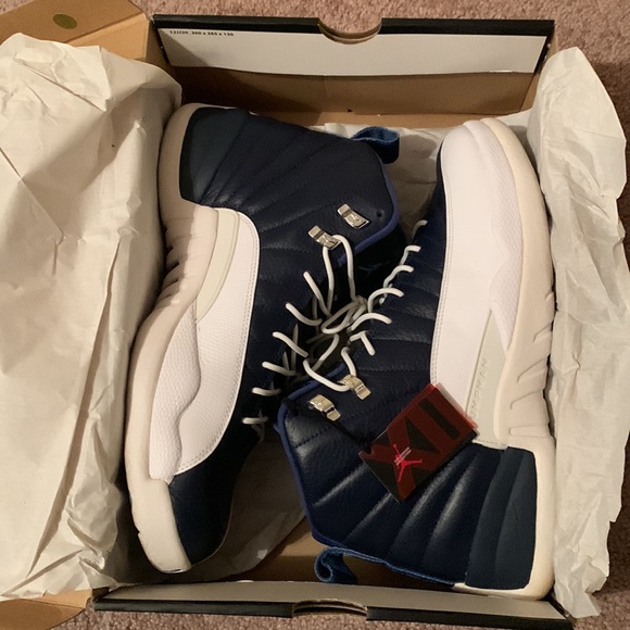 Retro 12 product number 130690 410. Blue n white. Good condition - Picture 2 of 4